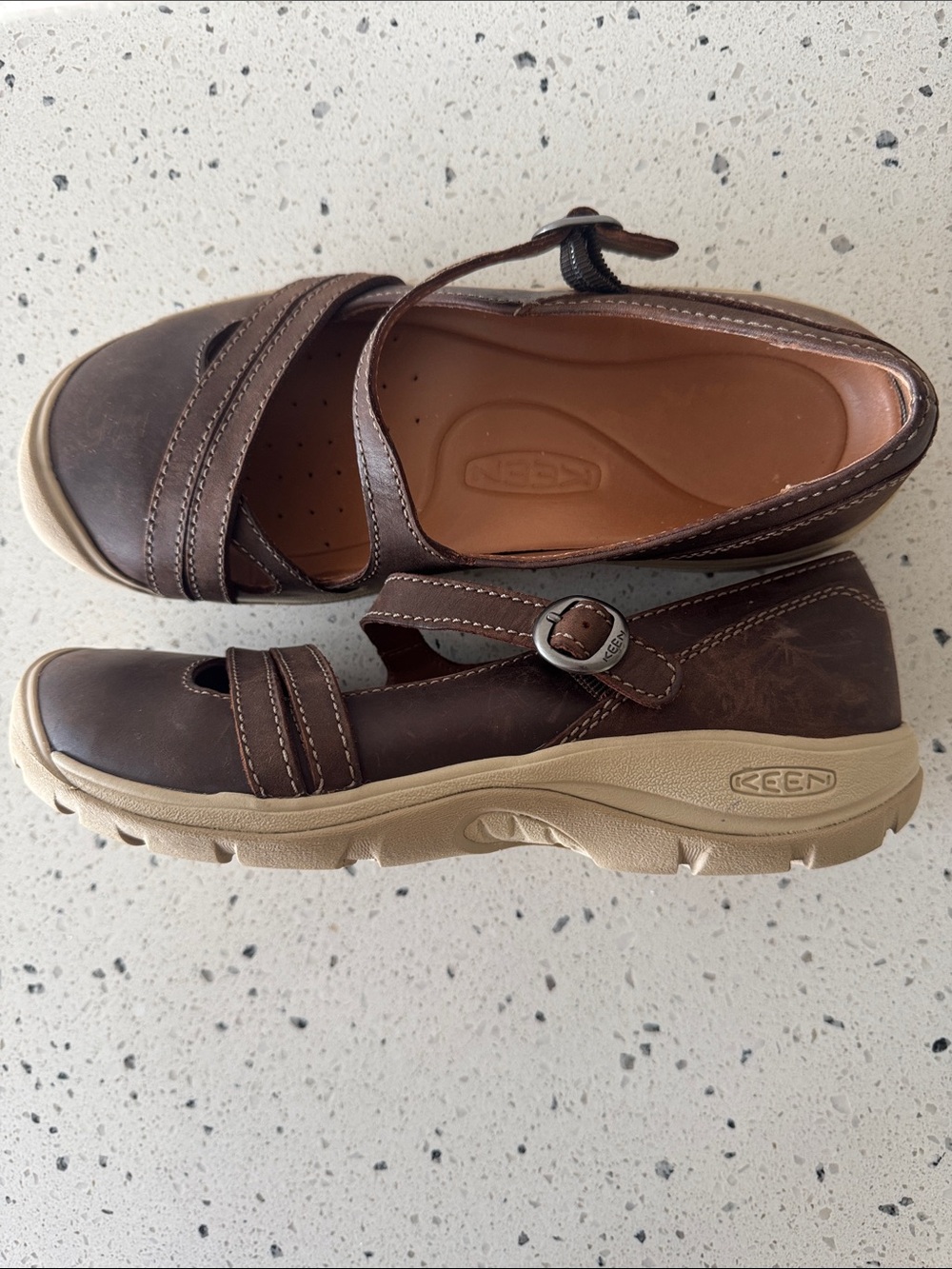 KEEN Women's Presidio II Cross Strap Dark Earth Oiled Leather Casual Size 9 EUC